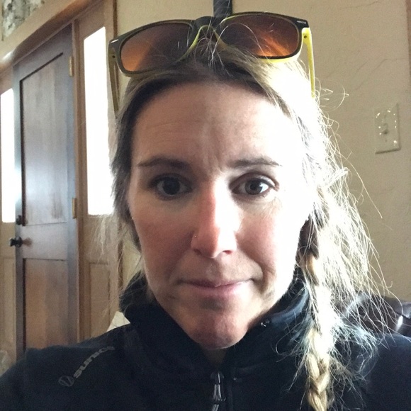 Meet your Posher, Karin - Picture 1 of 1